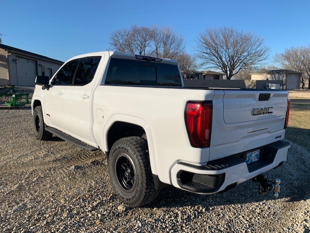 2021 GMC white Fender pic 2jpg