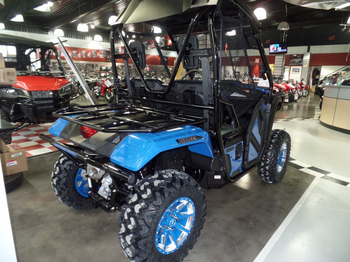 Honda Pioneer 500 Blue 3