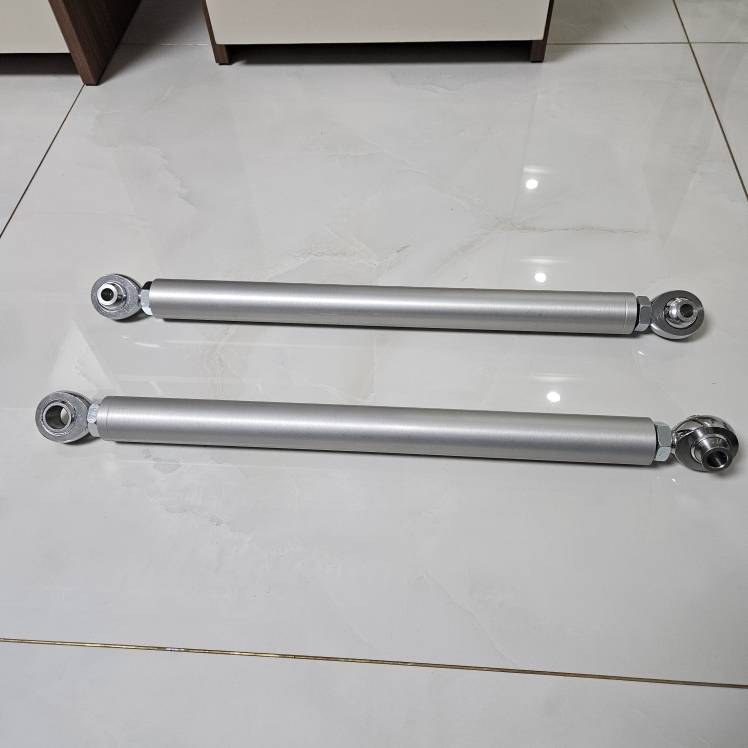 Radius rods