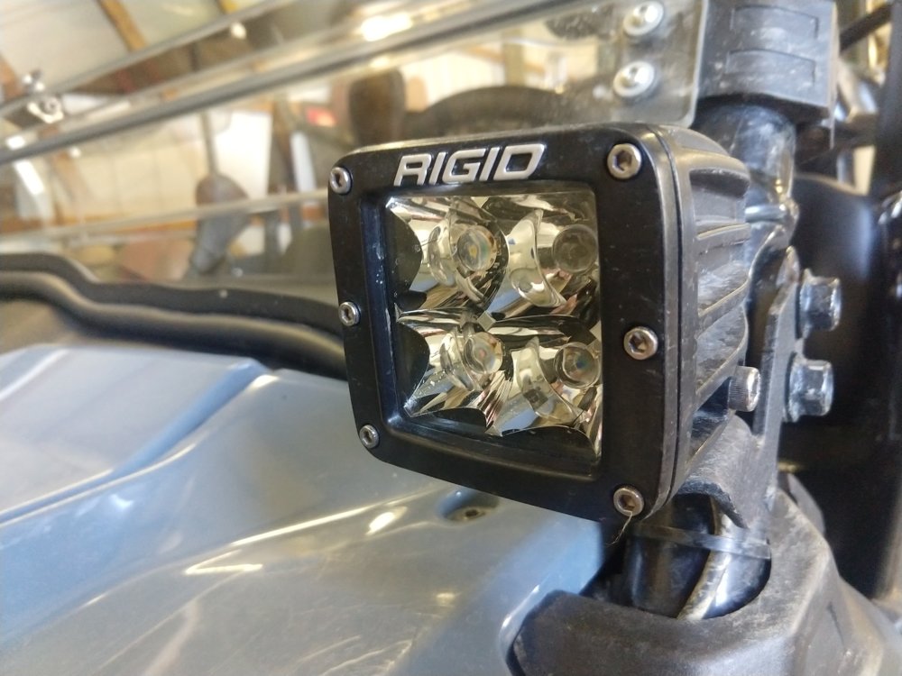 Rigid cube light