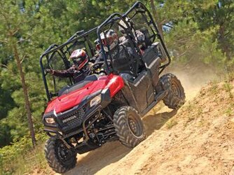 2013.honda_.pioneer700-4.red_.front-left.riding.on-dirt[1].jpg