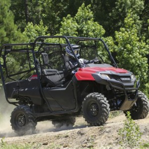 2014-Honda-Pioneer-Action-03