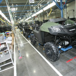 2014-Honda-Pioneer-Factory-17