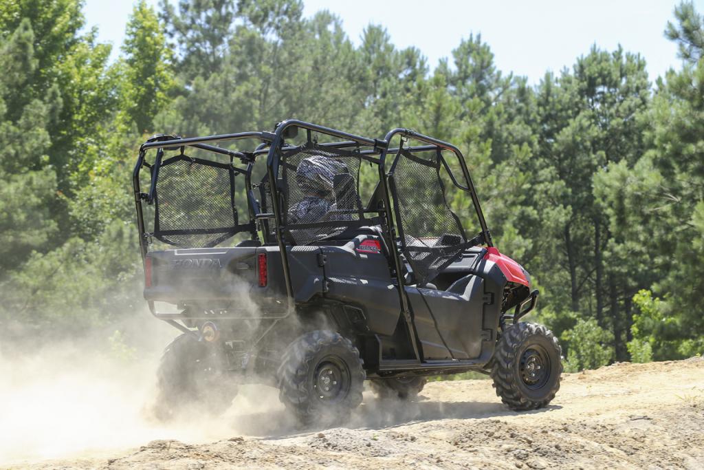 2014-Honda-Pioneer-Action-02