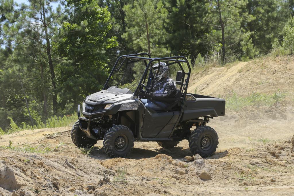 2014-Honda-Pioneer-Action-09