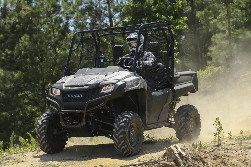 2014-Honda-Pioneer-Action-17