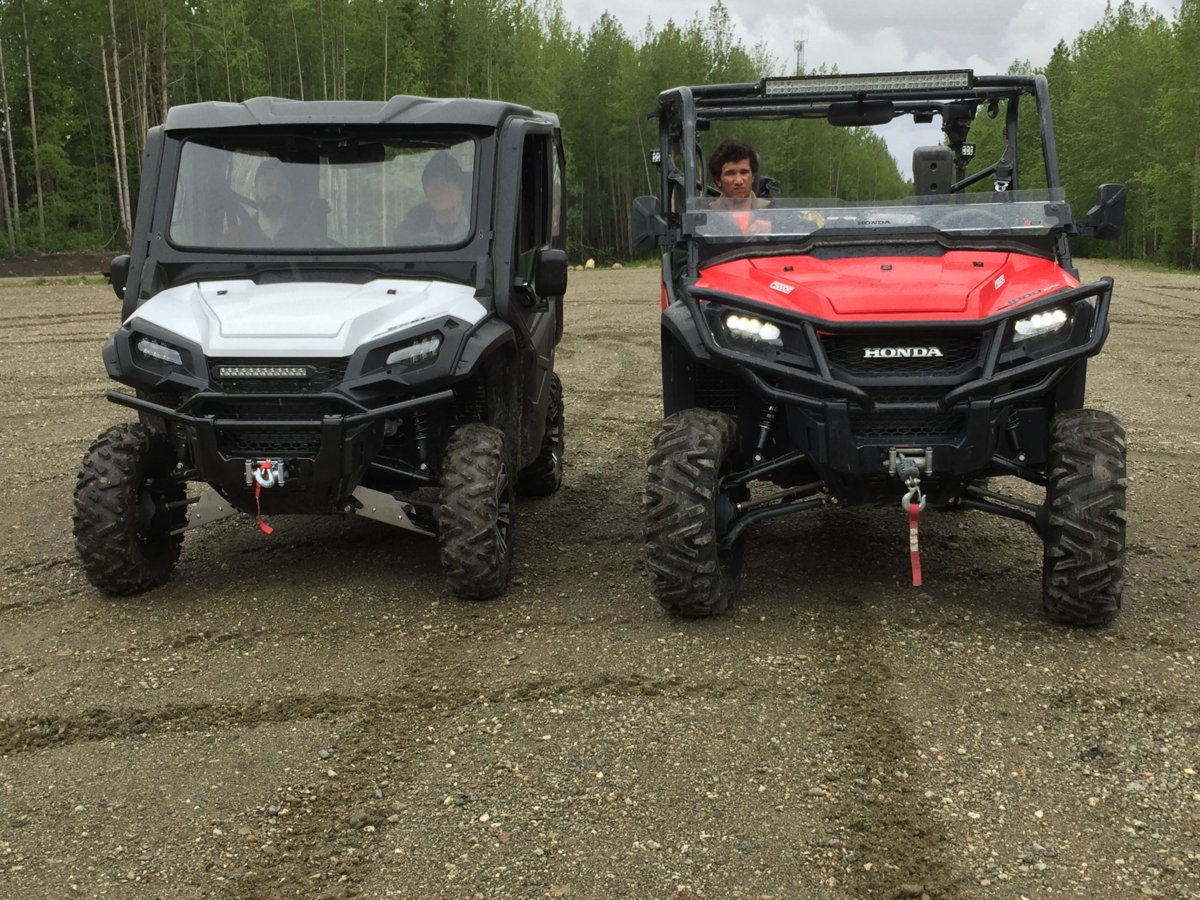 Highlifter 2.5 and stock tires VS CATVOS, 2" spacers and 30" tires